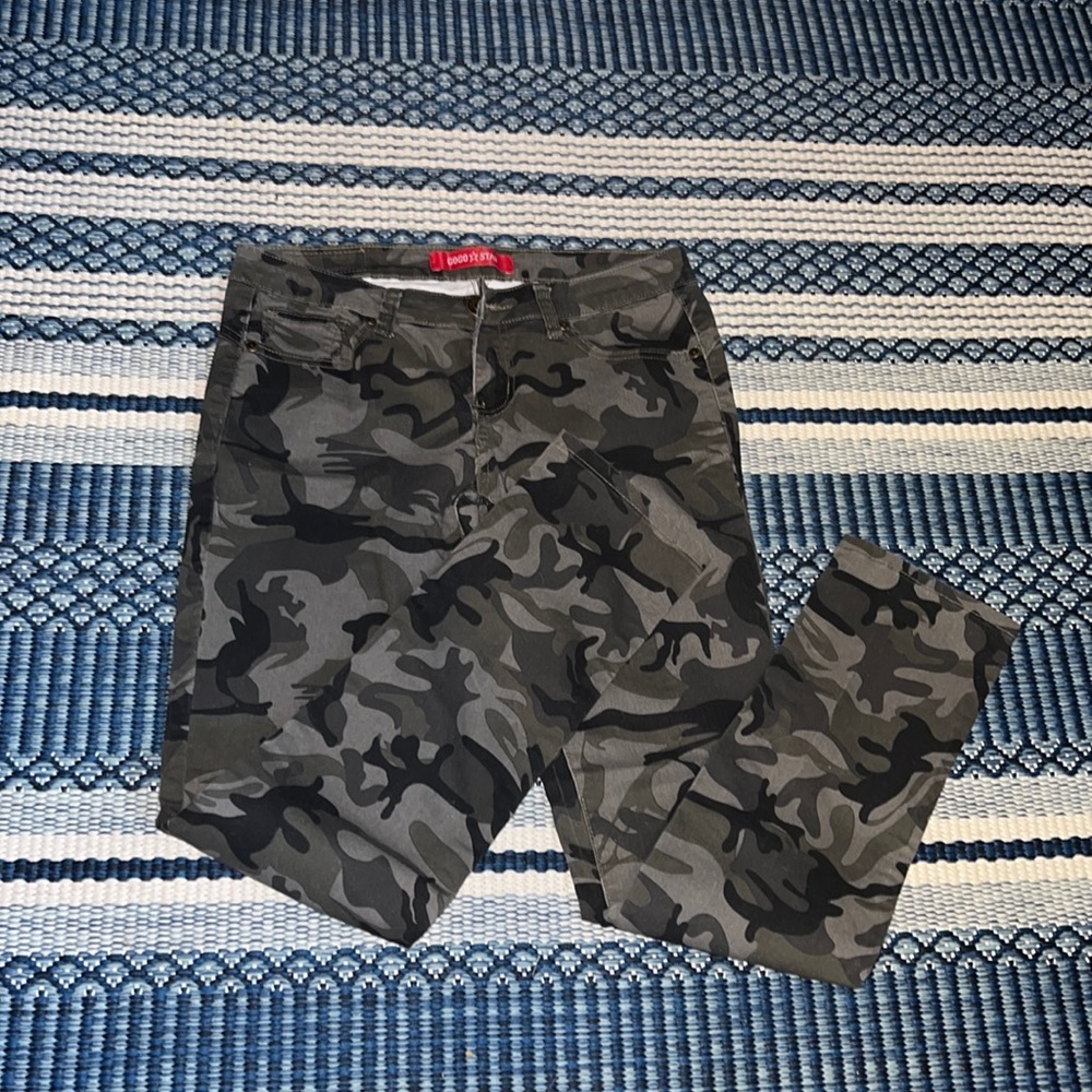 Camo Skinny Jeans Size 9